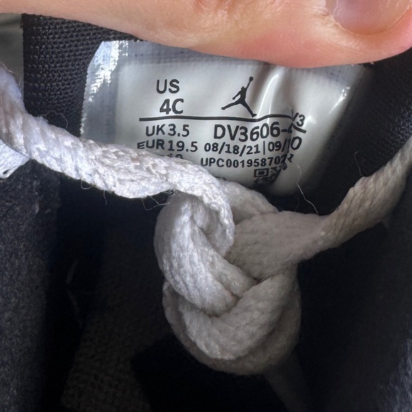 Jordan 6 retro UNC white blue 4c - Picture 7 of 7